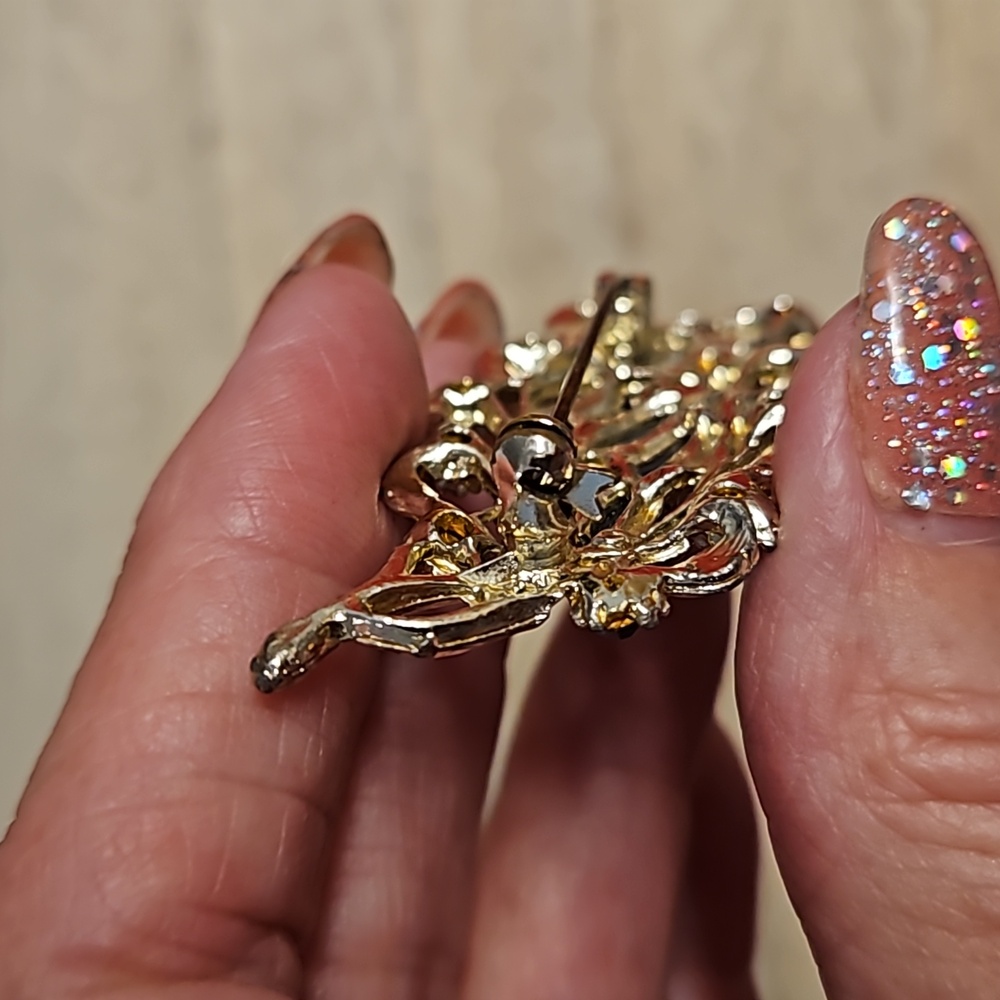 Mixed Jewelry Lot blue rhinestones 3 prs. of earrings 2 pins silvertone goldtone - Picture 7 of 9